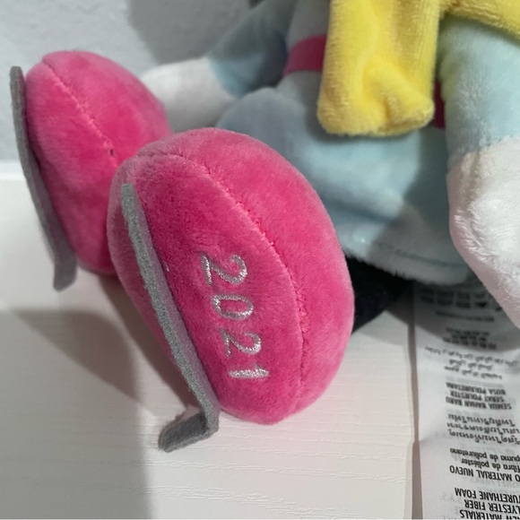 Disney Parks Minnie Mouse “From Our Family to Yours” Plush in Box 9'' - Picture 5 of 8